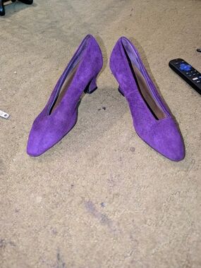Women’s Purple Suede Low Kitten Heels